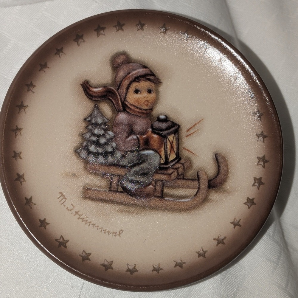 Goebel Hummel Ride Into Christmas Mini Plate Hum 975 1995 5th Ed 3.125in Germany
